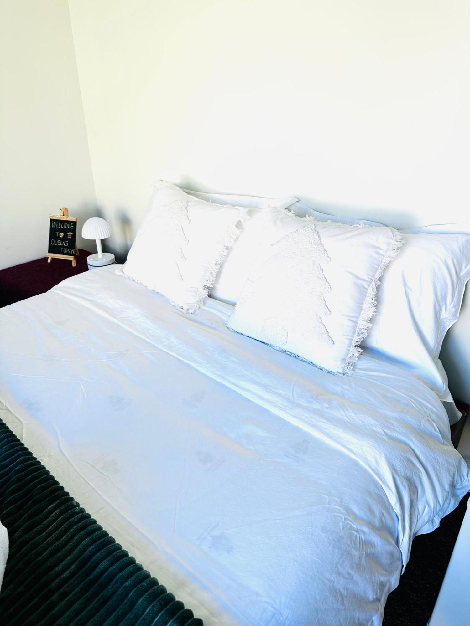 Hanleys Private Room Near Airport Франктън Екстериор снимка